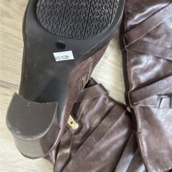 Michael Kors Greenwich Tall Belted Boots- women’s size 10m - Picture 5 of 5